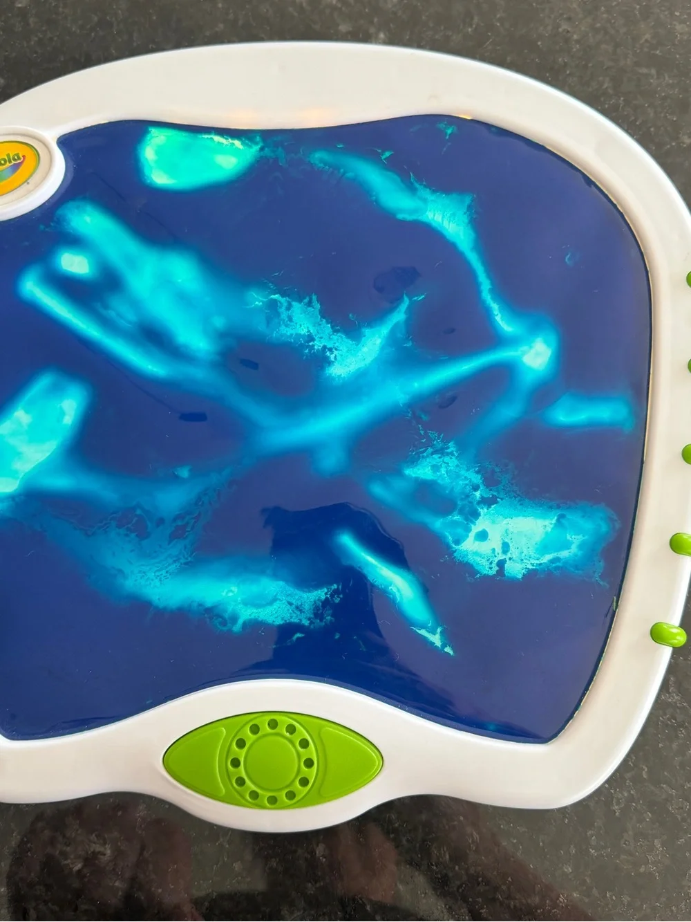 Crayola mess-free painting touch light musical sensory doodle board drawing pad